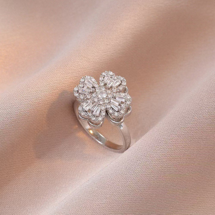 Spinning Clover Ring