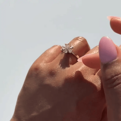 Spinning Clover Ring